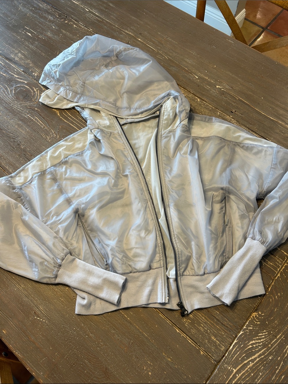 ALO Yoga Light Gray Hooded Thin Jacket.
